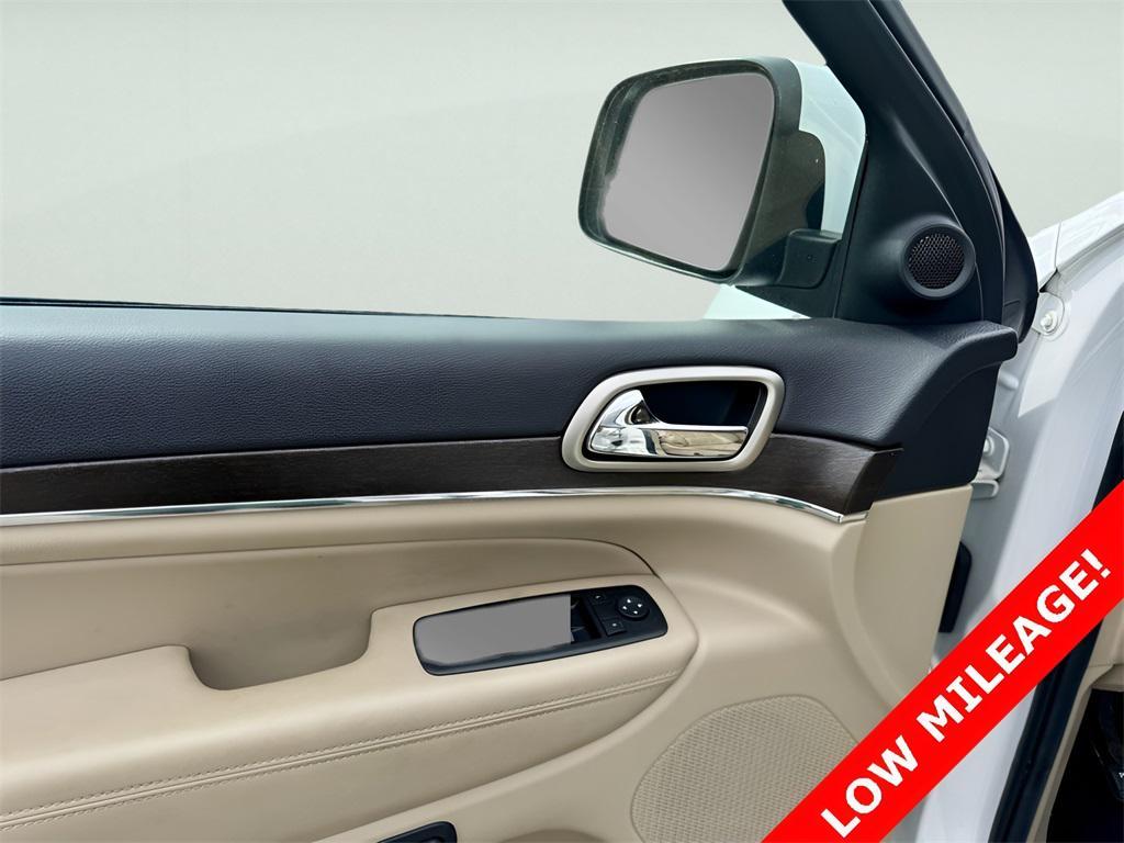 used 2014 Jeep Grand Cherokee car, priced at $14,595