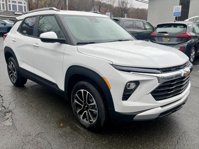 new 2025 Chevrolet TrailBlazer car, priced at $26,690