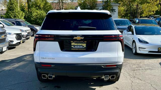 new 2024 Chevrolet Traverse car, priced at $39,765