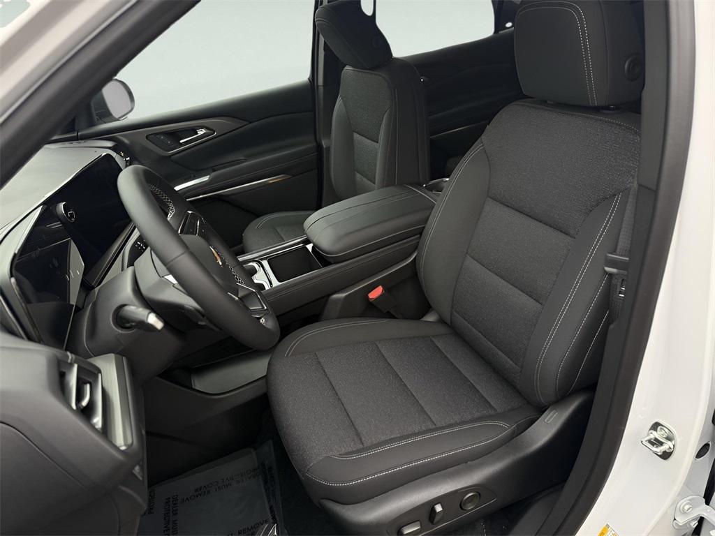 new 2026 Chevrolet Traverse car, priced at $38,495