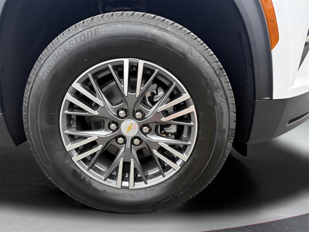 new 2026 Chevrolet Traverse car, priced at $38,495