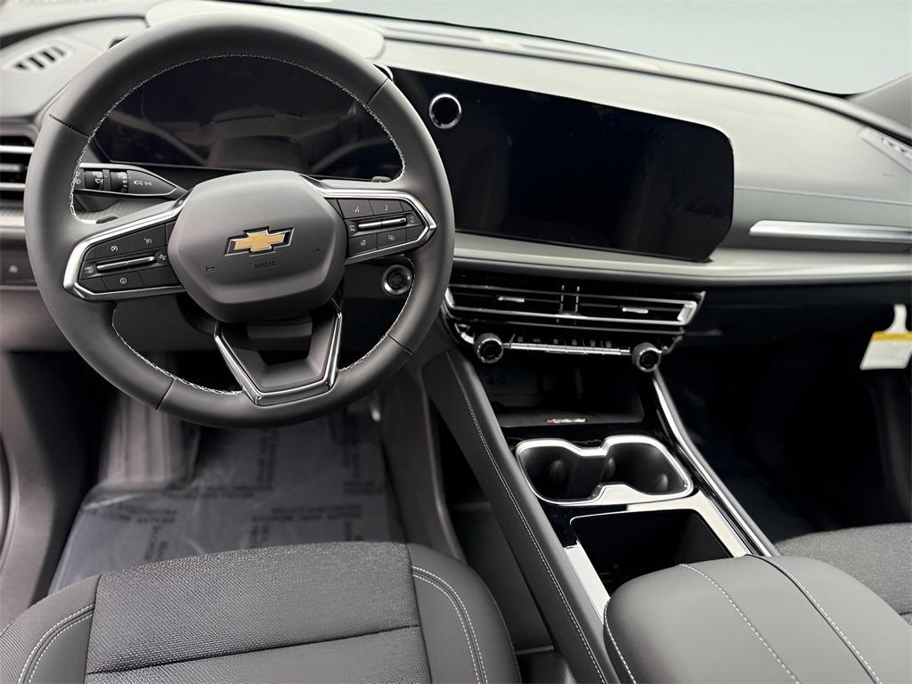 new 2026 Chevrolet Traverse car, priced at $38,495