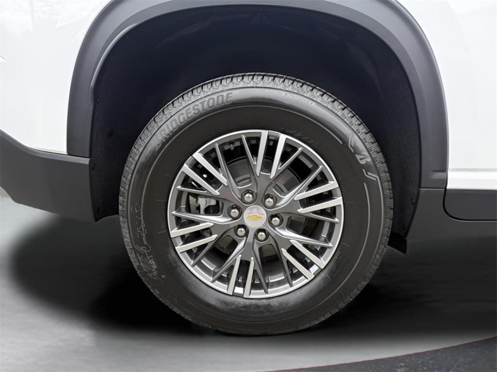 new 2026 Chevrolet Traverse car, priced at $38,495