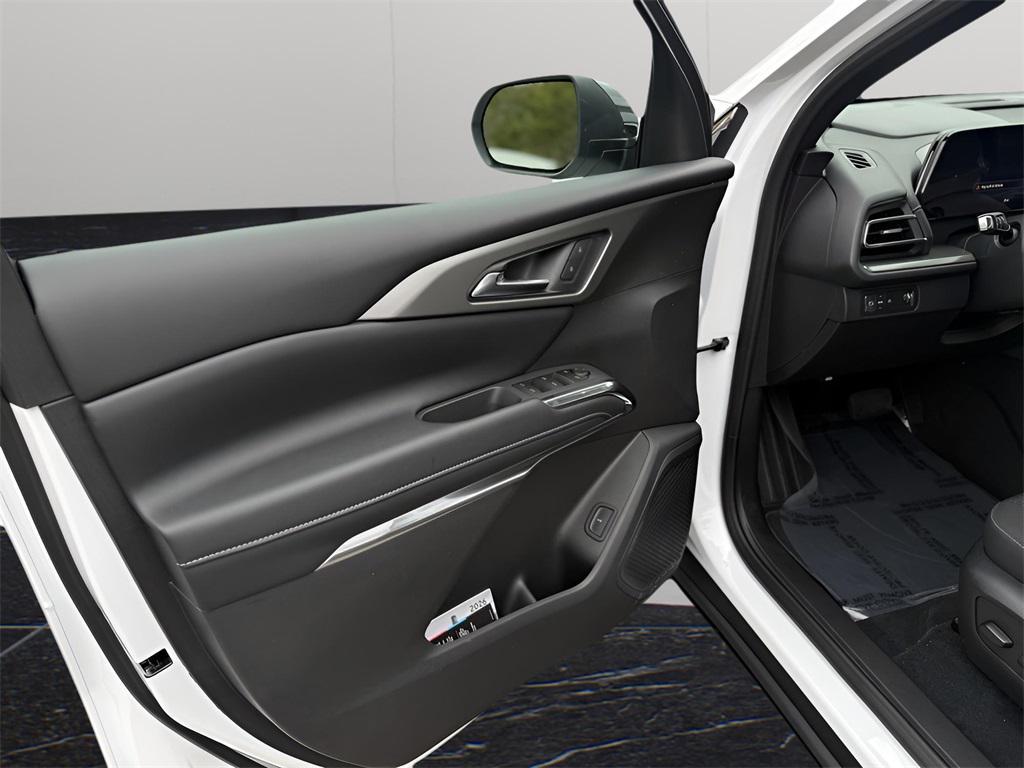 new 2026 Chevrolet Traverse car, priced at $38,495