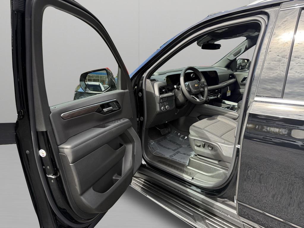 new 2026 Chevrolet Suburban car, priced at $68,605