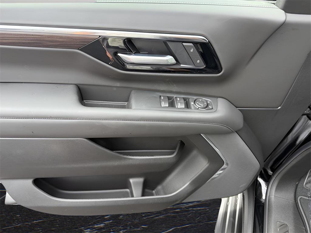 new 2026 Chevrolet Suburban car, priced at $68,605