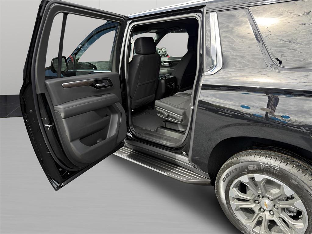 new 2026 Chevrolet Suburban car, priced at $68,605