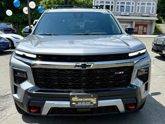 new 2025 Chevrolet Traverse car