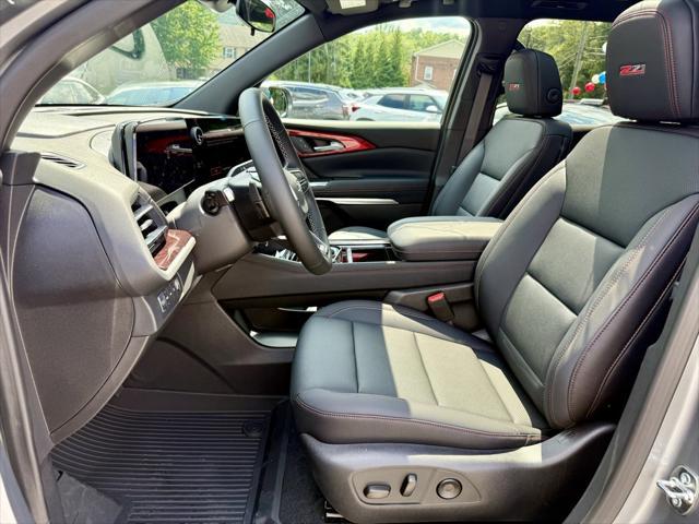 new 2025 Chevrolet Traverse car