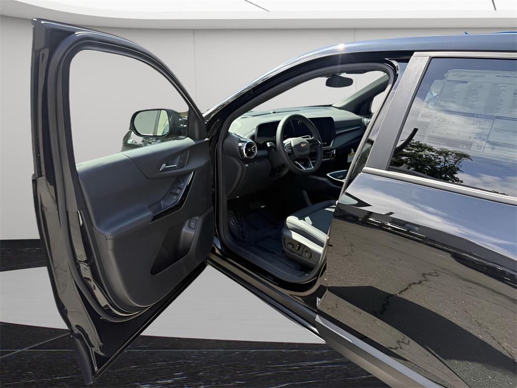 used 2026 Chevrolet Equinox car, priced at $30,295