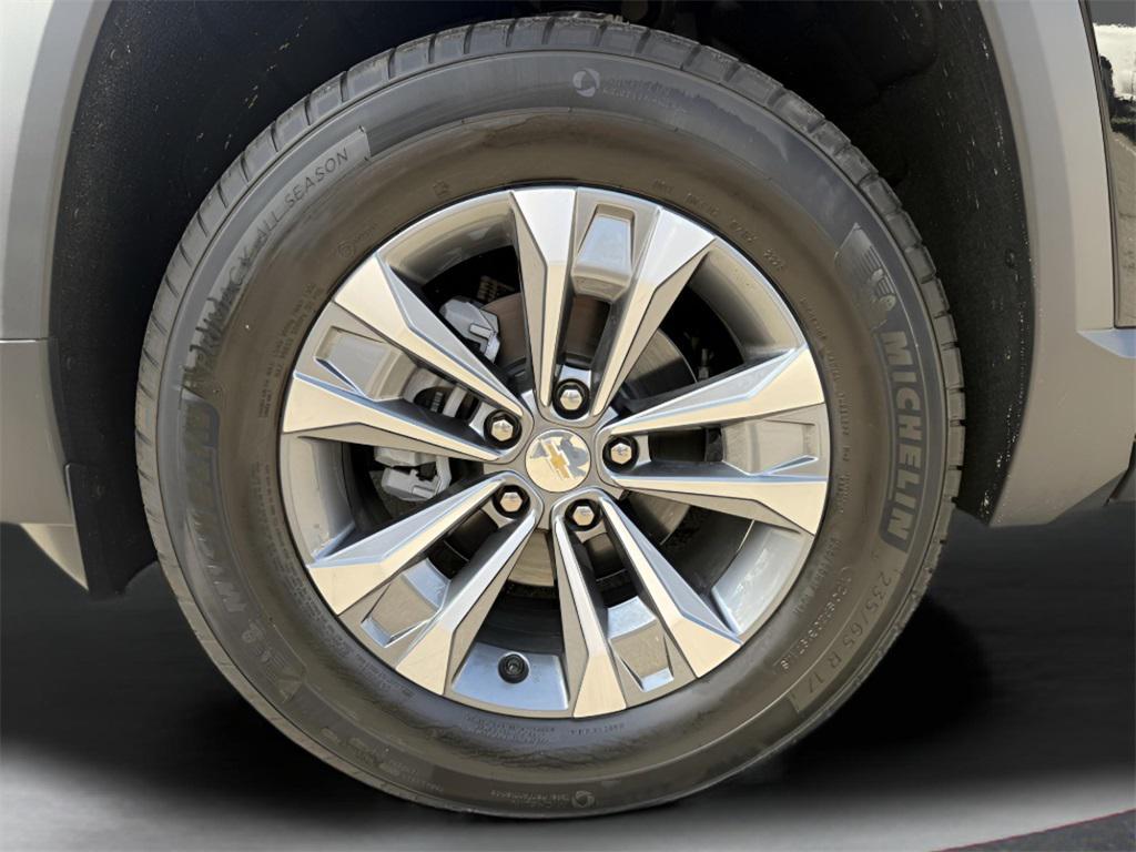 used 2026 Chevrolet Equinox car, priced at $30,295