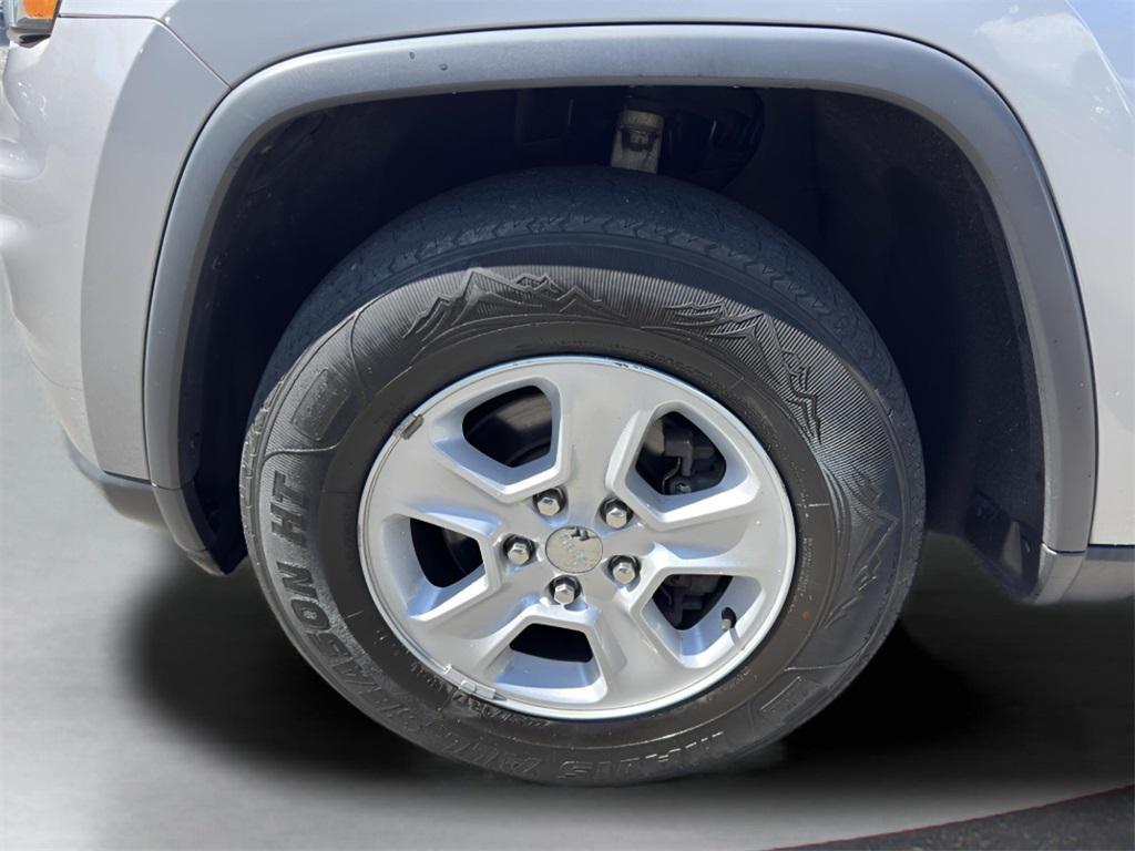 used 2017 Jeep Grand Cherokee car, priced at $10,995