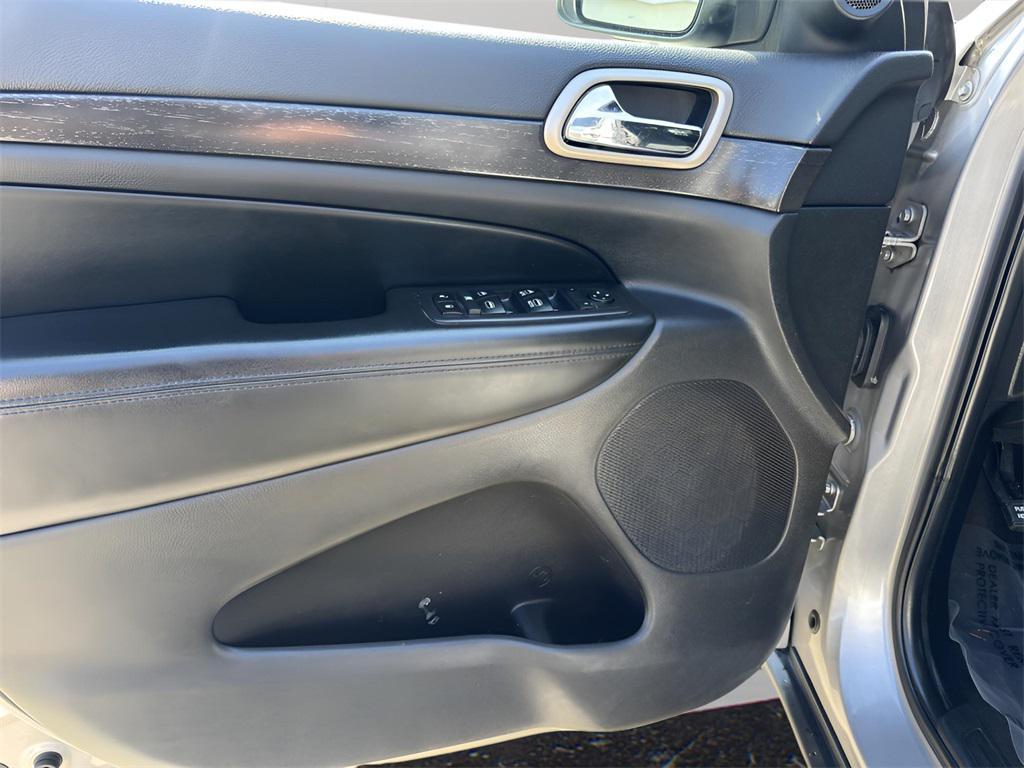 used 2017 Jeep Grand Cherokee car, priced at $10,995