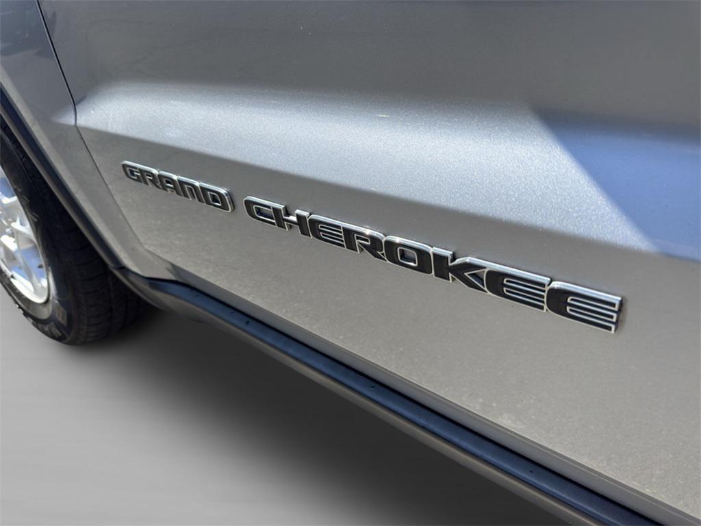 used 2017 Jeep Grand Cherokee car, priced at $10,995