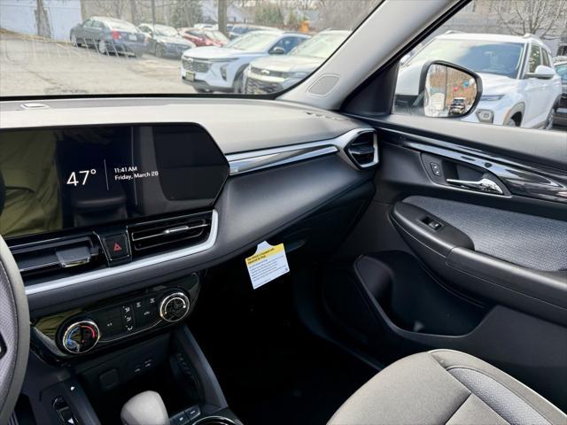 new 2025 Chevrolet TrailBlazer car, priced at $25,215