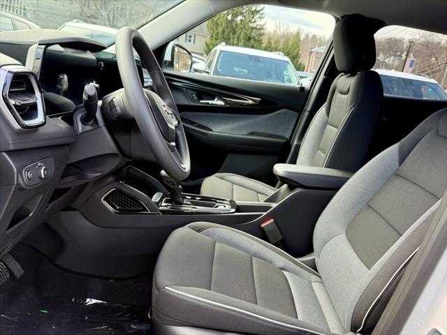 new 2025 Chevrolet TrailBlazer car, priced at $25,215