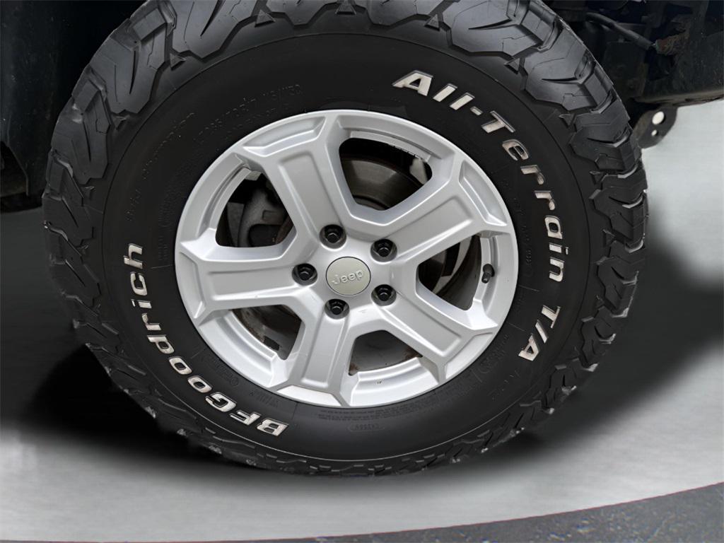 used 2014 Jeep Wrangler Unlimited car, priced at $13,995