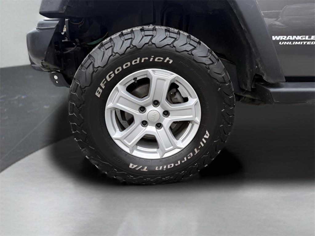 used 2014 Jeep Wrangler Unlimited car, priced at $13,995