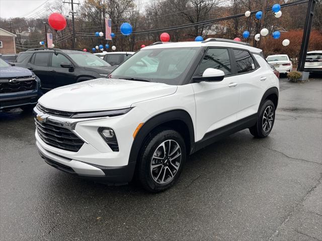 new 2025 Chevrolet TrailBlazer car, priced at $26,215