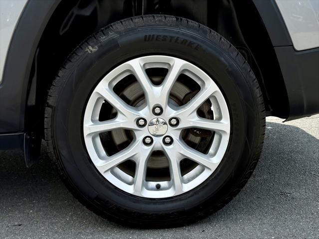 used 2017 Jeep Cherokee car, priced at $12,995