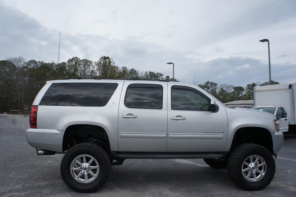 used 2014 Chevrolet Suburban car, priced at $9,990