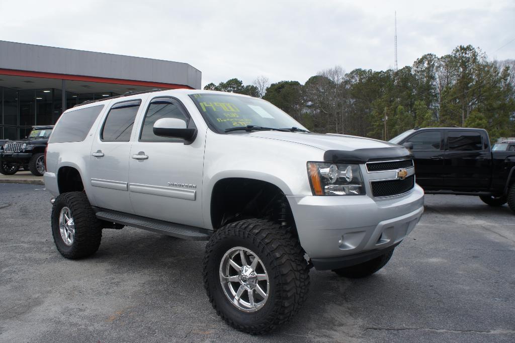 used 2014 Chevrolet Suburban car, priced at $9,990