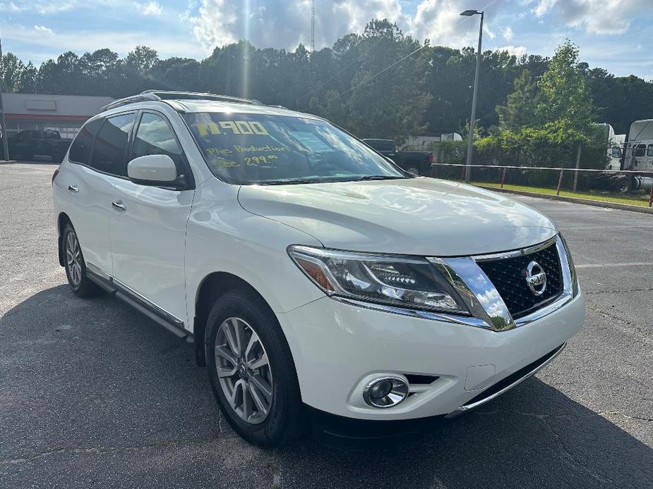 used 2014 Nissan Pathfinder car, priced at $11,900