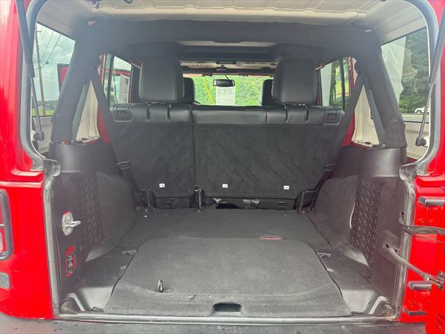 used 2015 Jeep Wrangler Unlimited car, priced at $18,900