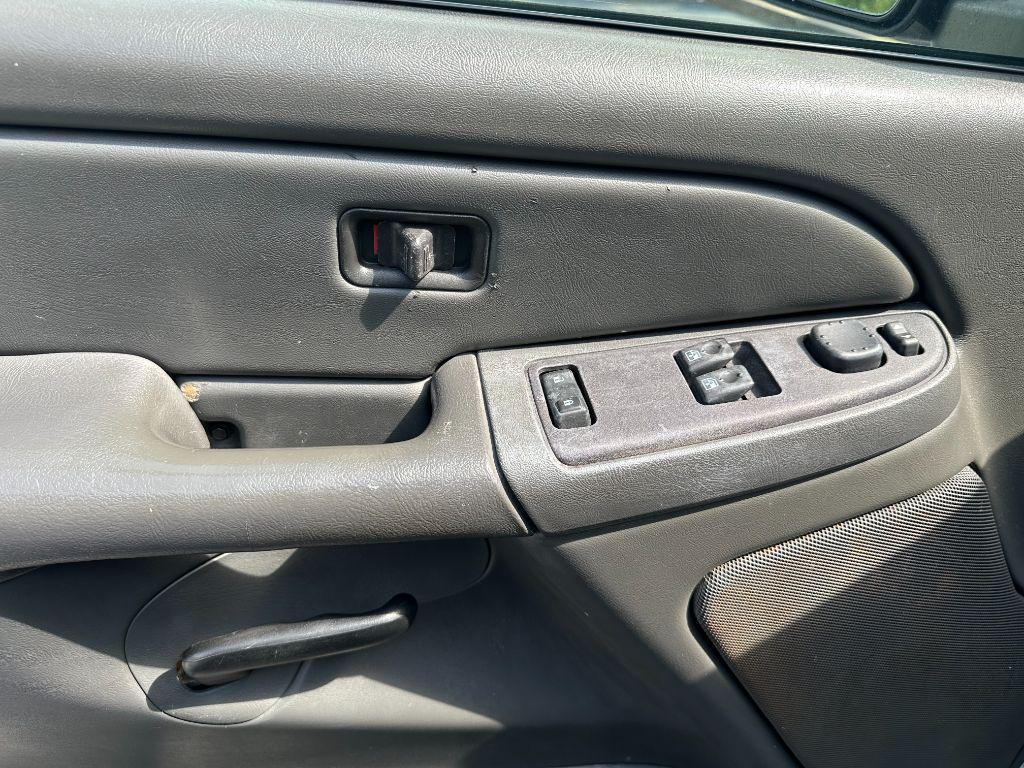used 2004 Chevrolet Silverado 2500 car, priced at $7,990