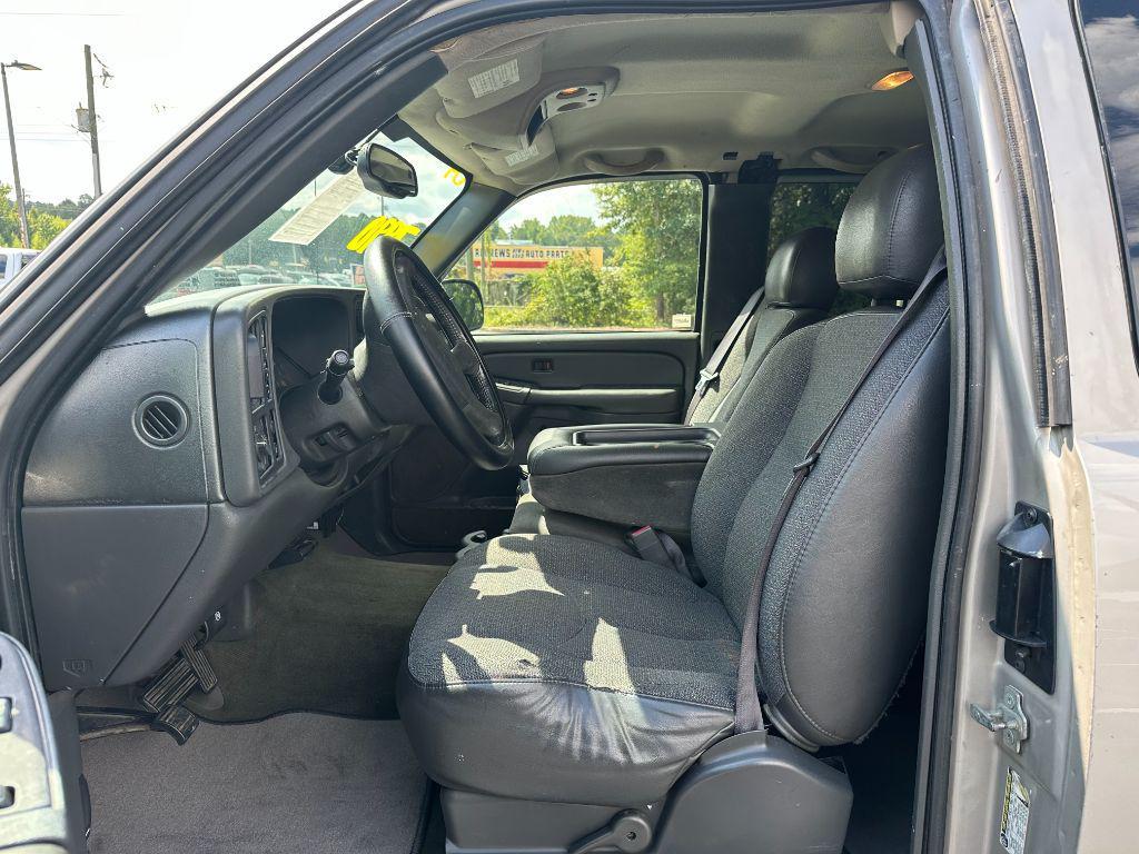 used 2004 Chevrolet Silverado 2500 car, priced at $7,990