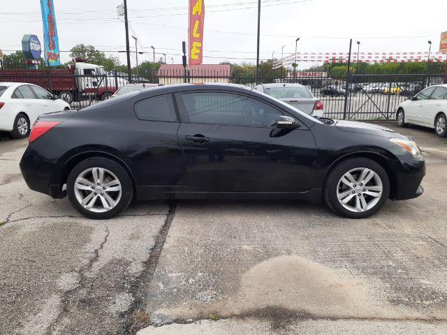 used 2013 Nissan Altima car, priced at $10,900