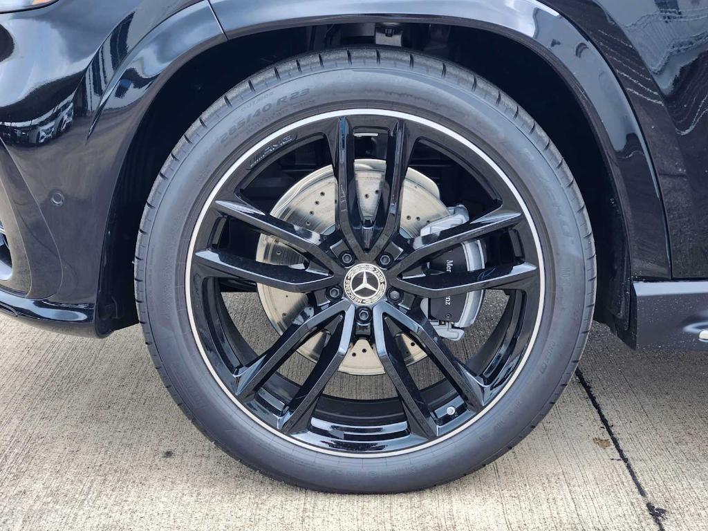 new 2025 Mercedes-Benz GLS 580 car, priced at $125,770