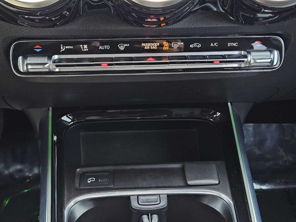 used 2022 Mercedes-Benz GLB 250 car, priced at $28,993