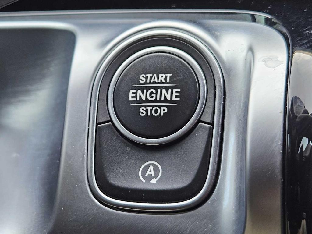 used 2022 Mercedes-Benz GLB 250 car, priced at $28,993