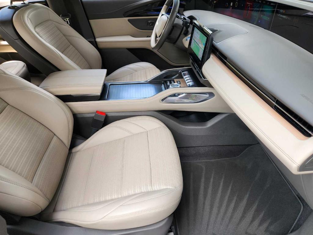 used 2024 Lincoln Nautilus car, priced at $53,990
