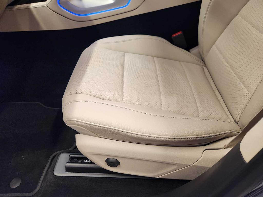 new 2025 Mercedes-Benz GLE 450e car, priced at $80,195