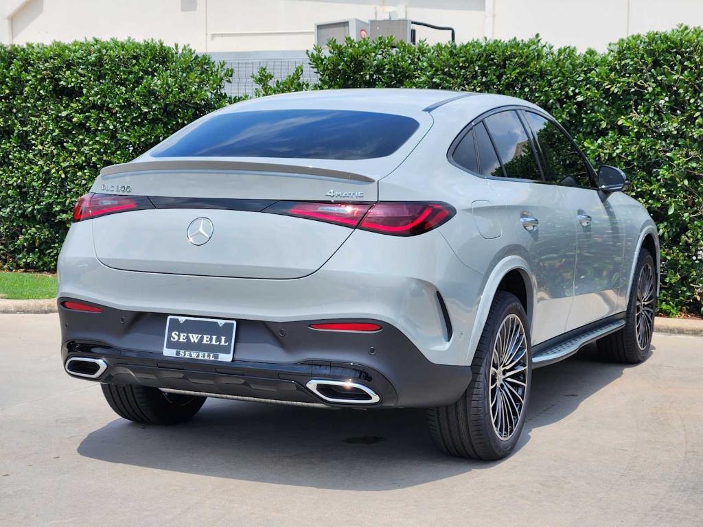 new 2025 Mercedes-Benz GLC 300 car, priced at $70,365