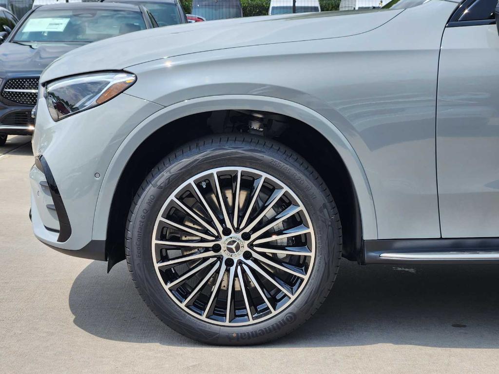 new 2025 Mercedes-Benz GLC 300 car, priced at $70,365