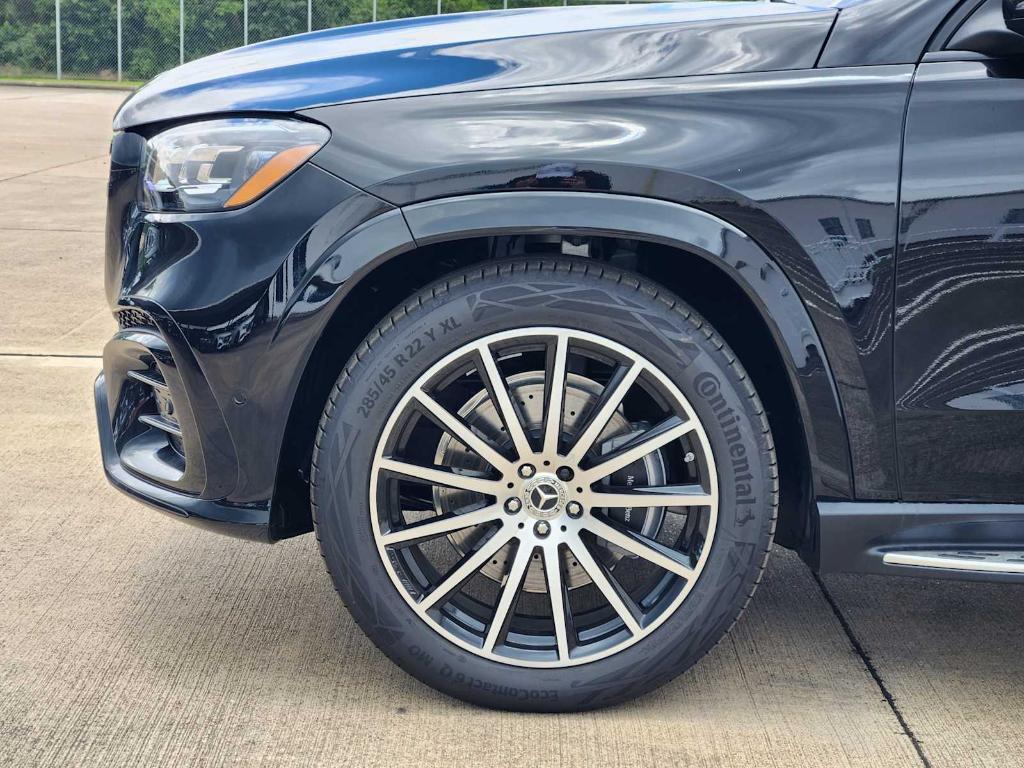 new 2025 Mercedes-Benz GLS 580 car, priced at $118,275