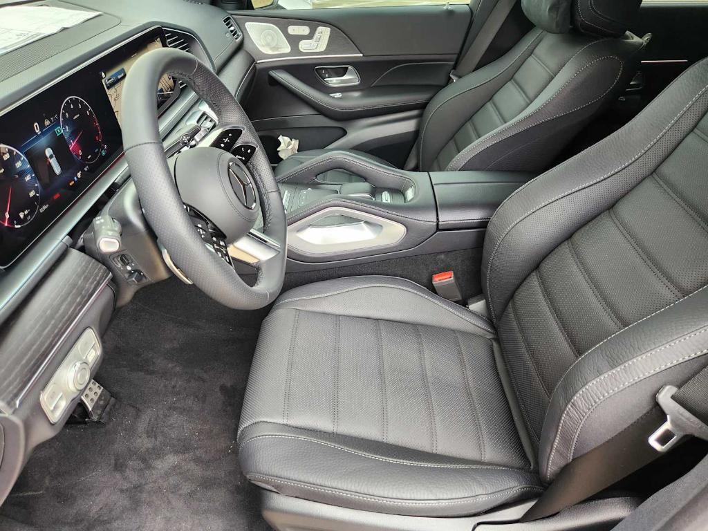 new 2025 Mercedes-Benz GLS 580 car, priced at $118,275