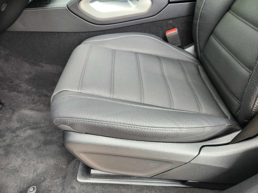 new 2025 Mercedes-Benz GLS 580 car, priced at $118,275
