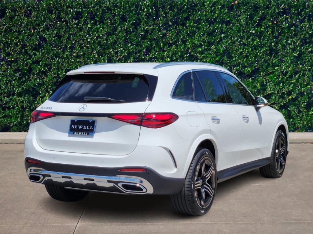 new 2025 Mercedes-Benz GLC 300 car, priced at $61,755