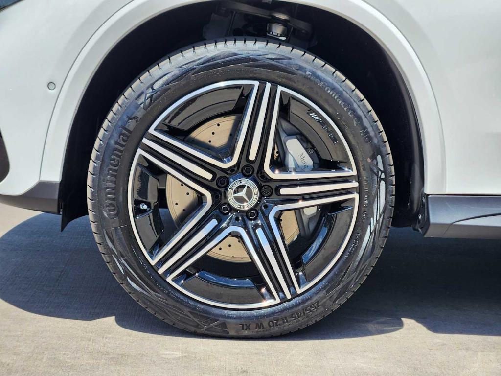 new 2025 Mercedes-Benz GLC 300 car, priced at $61,755