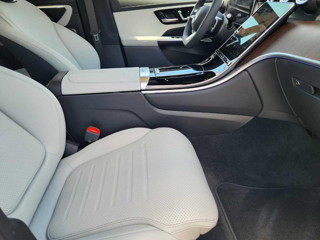 new 2025 Mercedes-Benz GLC 300 car, priced at $61,755