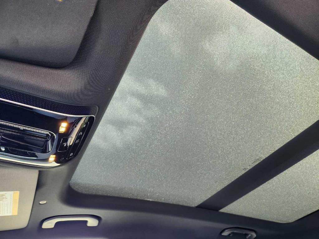 new 2025 Mercedes-Benz GLC 300 car, priced at $61,755