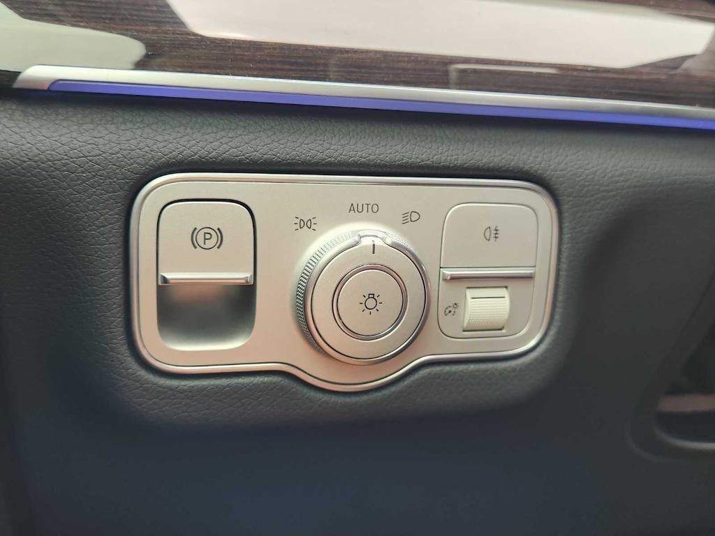new 2025 Mercedes-Benz GLE 450e car, priced at $76,890