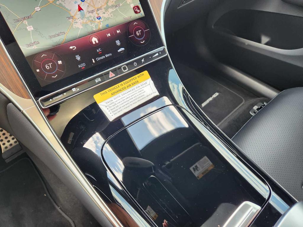 new 2025 Mercedes-Benz GLC 300 car, priced at $58,985