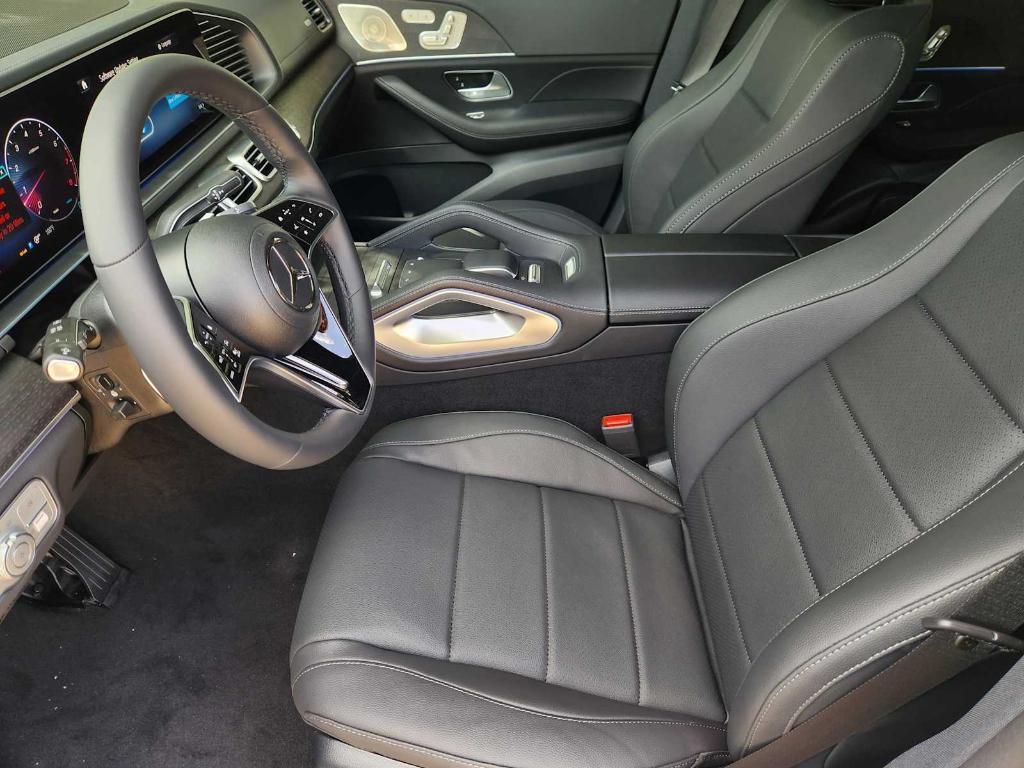 new 2025 Mercedes-Benz GLS 450 car, priced at $93,095