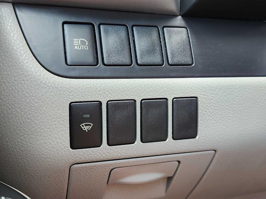 used 2018 Toyota Highlander car, priced at $21,493