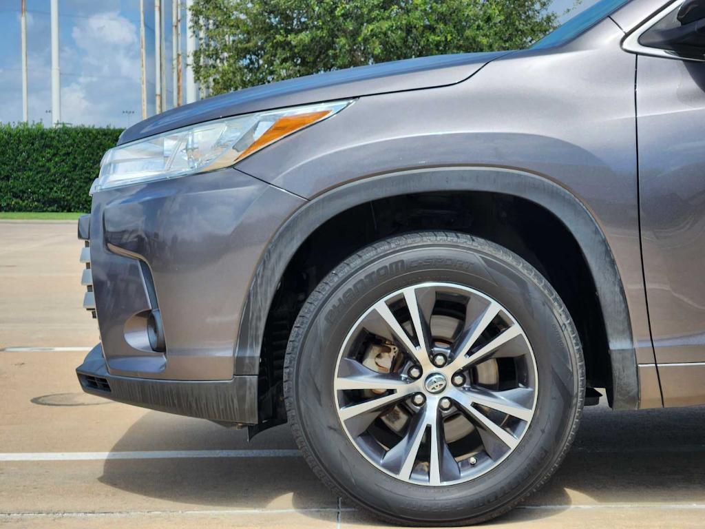 used 2018 Toyota Highlander car, priced at $21,493